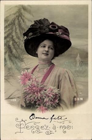 Ansichtskarte / Postkarte Portrait einer Frau mit Hut und Blumen