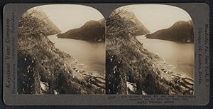 Stereo-Fotografie Keystone View Co., Meadville / PA., Ansicht Dalen, Blick auf den Bandak See in ...