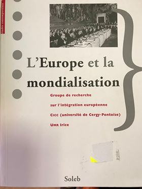 Seller image for L'Europe et la mondialisation for sale by Dmons et Merveilles