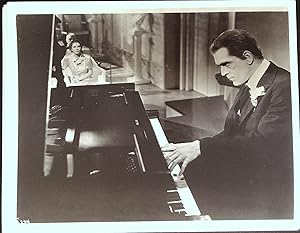 Image du vendeur pour The Walking Dead 8 X 10 Still 1936 Boris Karloff! mis en vente par AcornBooksNH