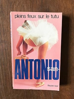 Image du vendeur pour PLEINS FEUX SUR LE TUTU mis en vente par Dmons et Merveilles