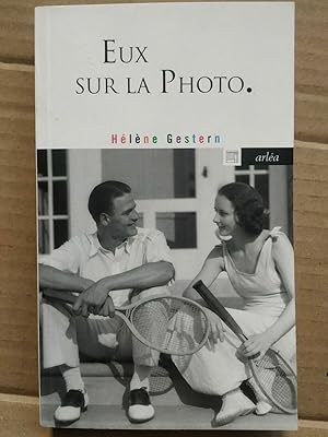 Image du vendeur pour Eux sur la photo mis en vente par Dmons et Merveilles