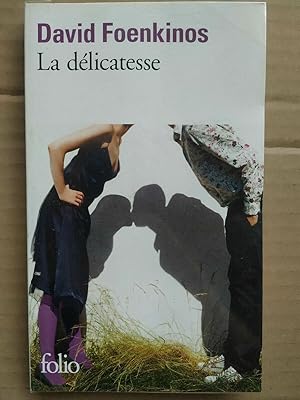 Seller image for La dlicatesse for sale by Dmons et Merveilles