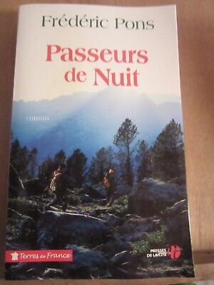 Seller image for Passeurs de nuit Presses de la cit terres de france for sale by Dmons et Merveilles