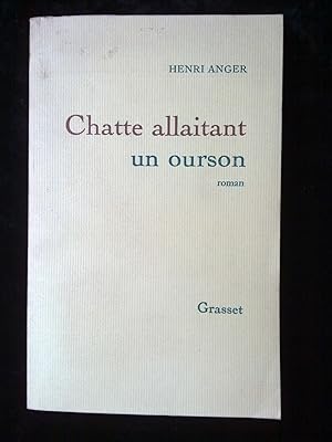 Image du vendeur pour Chatte allaitant un ourson grasset mis en vente par Dmons et Merveilles