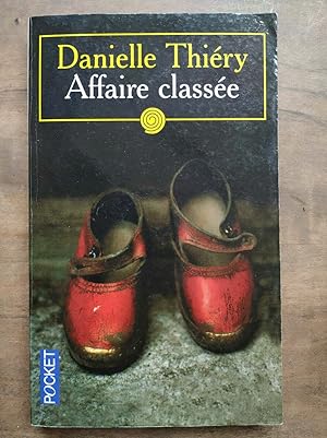 Seller image for Affaire classe pocket for sale by Dmons et Merveilles