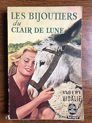 Seller image for Les bijoutiers du clair de lune for sale by Dmons et Merveilles