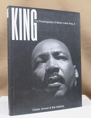 Imagen del vendedor de KIng. The photobiography of Martin Luther King, Jr. a la venta por Dieter Eckert