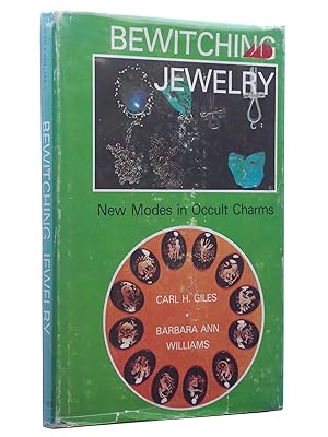 Imagen del vendedor de Bewitching Jewellery: New Modes in Occult Charms a la venta por Bowman Books
