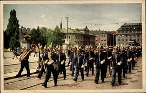 Seller image for Ansichtskarte / Postkarte Stockholm Schweden, The Royal Svea Life-guards, The parade of soldiers mounting guard for sale by akpool GmbH