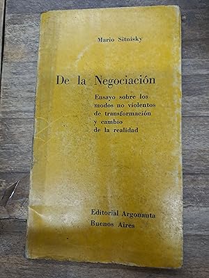 Imagen del vendedor de De la negociacion a la venta por Libros nicos