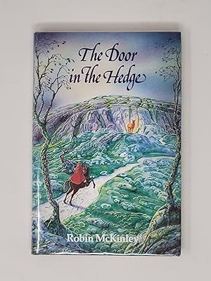 Imagen del vendedor de The Door in the Hedge a la venta por Cross Genre Books