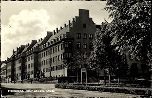 Bild des Verkufers fr Ansichtskarte / Postkarte Meerane in Sachsen, Ernst-Schneller-Strae, Huserfront zum Verkauf von akpool GmbH