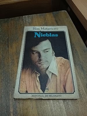 Imagen del vendedor de Nieblas a la venta por Libros nicos