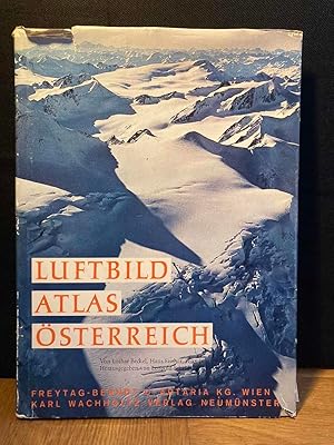 Imagen del vendedor de Luftbildatlas sterreich. Eine Landeskunde mit 80 farbigen Luftaufnahmen. a la venta por Buchhandlung Neues Leben