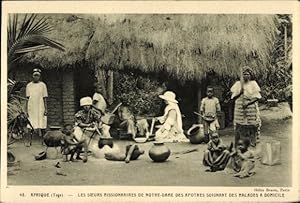 Ansichtskarte / Postkarte Togo, Les Soeurs Missionaires de Notre Dame Des Apotres Soignant des Ma...