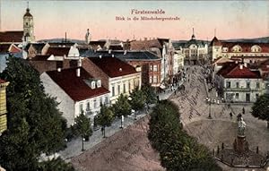 Bild des Verkufers fr Ansichtskarte / Postkarte Frstenwalde an der Spree, Blick in die Mncheberger Strae zum Verkauf von akpool GmbH