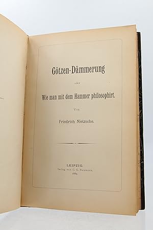 Image du vendeur pour Zur Genealogie der Moral. Eine Streitschrift [Gnalogie de la morale] [avec] Gtzen-Dmmerung oder Wie man mit dem Hammer philosophirt [Crpuscule des idoles] mis en vente par Librairie Le Feu Follet