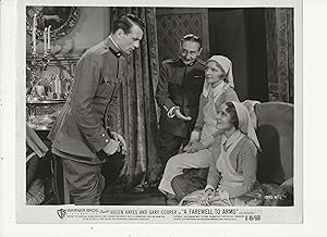 Imagen del vendedor de A Farewell to Arms 8 X 10 Still 1932 Gary Cooper and Helen Hayes! a la venta por AcornBooksNH