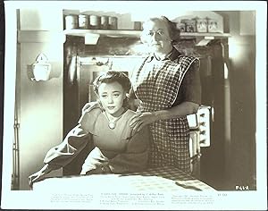 Imagen del vendedor de Frieda 8 X 10 Still 1947 David Farrar, Glynis Johns, Mai Zetterling a la venta por AcornBooksNH