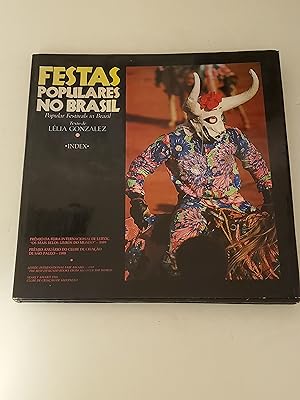 Image du vendeur pour Festas Populares no Brasil - Popular Festivals in Brazil mis en vente par rareviewbooks