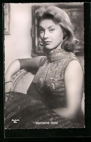 Bild des Verkufers fr Ansichtskarte Schauspielerin Marianne Hold, gesehen in .wie einst Lilli Marleen zum Verkauf von Bartko-Reher