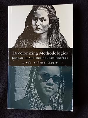 Bild des Verkäufers für Decolonizing methodologies : research and indigenous people zum Verkauf von Archway Books