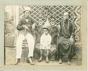 Indochine, Annam, Une famille annamite, ca.1910, Vintage silver print