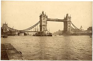 J.V, England, London, Tower bridge