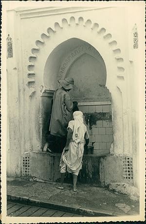 Maroc, Tanger, Fontaine, ca.1950, Vintage silver print