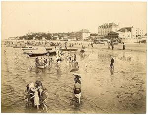 France, Arcachon, la plage à l'heure des bains