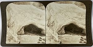 White, Stéréo, Norway, the mouth of Briksdal glacier