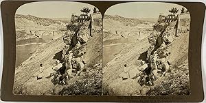 Bild des Verkufers fr Young, Stro, Toledo, the Tagus and San Martin bridge zum Verkauf von photovintagefrance