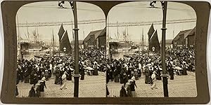 Stéréo, Norway, Bergen, the busy dock and fish market