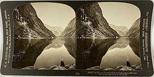 White, Stéréo, Norway, the grand Naeroyfjord from Gudwangen