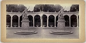 France, Versailles, Statuettes dans le jardin