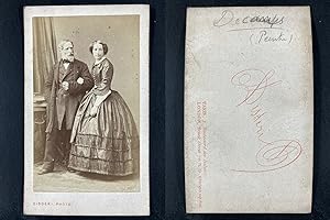 Bild des Verkufers fr Disdri, Paris, Alexandre-Gabriel Decamps, peintre (une dame  son bras) zum Verkauf von photovintagefrance