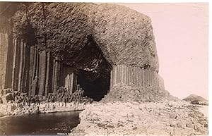Écosse, Island of Staffa, Fingal's Cave, G.W.W
