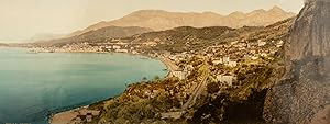 Menton. La vieille ville et villégiature prises du pont St-Louis.