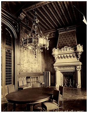 France, Sarthe, Château de Bonnetable, cheminée de la salle à manger