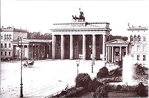 Bild des Verkufers fr Allemagne, Berlin, porte de Brandebourg zum Verkauf von photovintagefrance