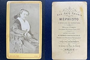 Mephisto, Arles, portrait de femme