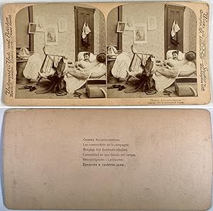 Homme dans un lit trop court, Vintage albumen print, 1897, Stéréo