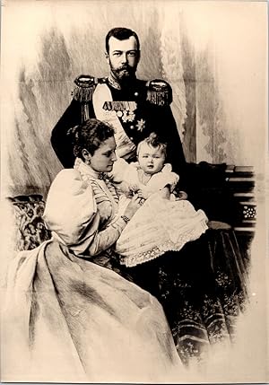         II -          , Tsar Nicolas II de Russie avec l'impératrice Alexandra Fiodorovna et leur...