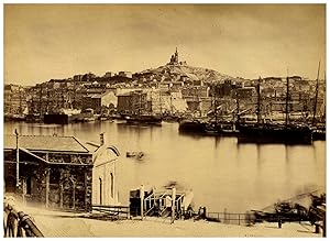 France, Marseille, Vue du Port et de Notre Dame de la Garde