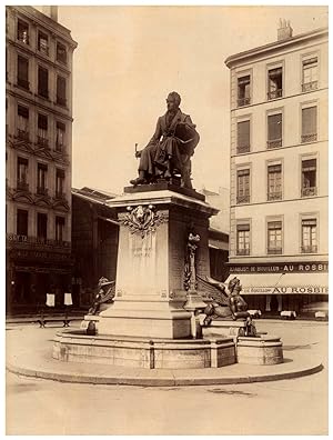 France, Lyon, statue de André-Marie Ampère à la Place Ampère