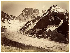 France, Route du Jardin. L'Aiguille du Tacul (3438 m.) et les Grandes Jorasses (4206 m.)