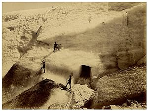 Entrée de la grotte du Mont Blanc, photomontage?