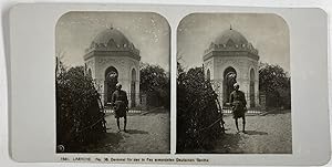 Maroc, Larache, Type devant un mémorial, Vintage silver print, ca.1900, Stéréo