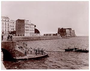 Italie, Napoli, via Partenope con pescatori che tirano le reti, Ed. Brogi